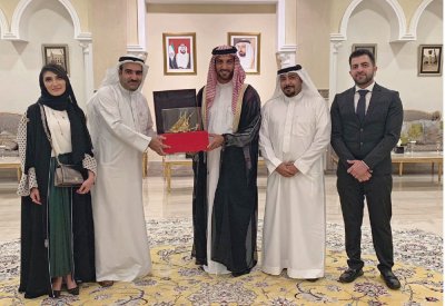 خلف يبارك الفوز بجائزة أفضل تفاعل عبر “التواصل”