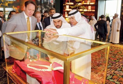 “روائع اللآلئ” يعكس علاقة اللؤلؤ بتراث وحضارة البحرين