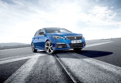 “PEUGEOT 308” أفضل “سيارة هاتشباك”