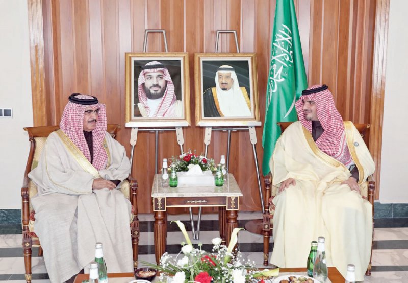 وزير الداخلية يحذر من الخطر الإيراني المتنامي