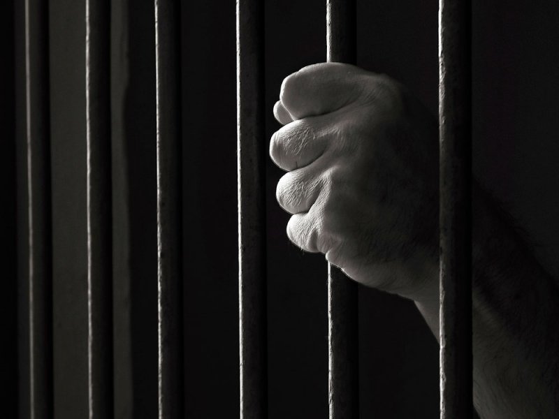 رفَض “تسليف” اثنين لشراء الكحوليات فسرقا أمواله