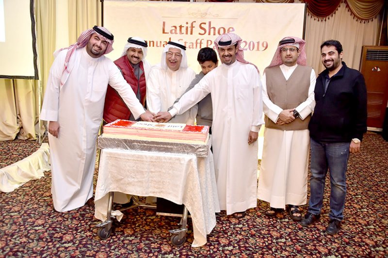 “حذاء لطيف” يحتفل بـ47 عامًا على وجوده