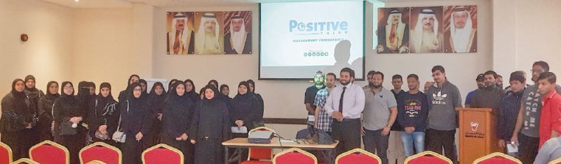 تأهيل مواطنين في مهنة “مساعد طبيب أسنان”