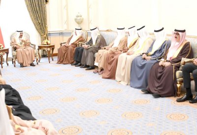 سمو رئيس الوزراء يتسلم توصيات دعم صغار التجار