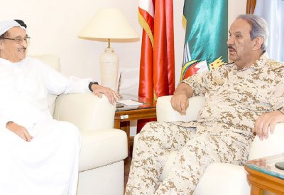 القائد العام يشيد بجهود رئيس “الأعلى للصحة”