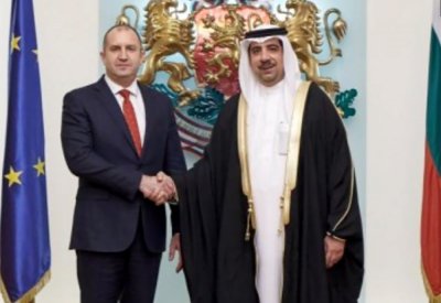 عبداللطيف يقدم أوراق اعتماده سفيرا