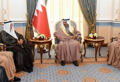سمو رئيس الوزراء: شعب البحرين يد واحدة متماسكة