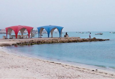 ساحل المالكية... مطار الطائرات الورقية