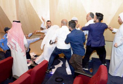 “عمومية” ساخنة في “الغرفة” .. صراخ واشتباك بالأيدي