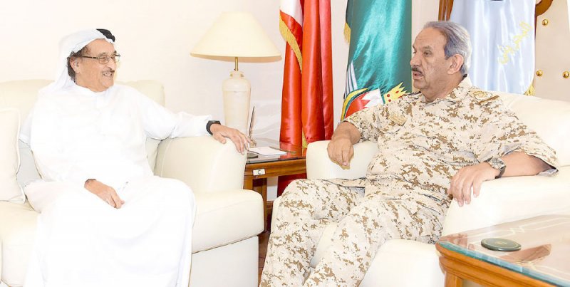 القائد العام يشيد بجهود رئيس “الأعلى للصحة”