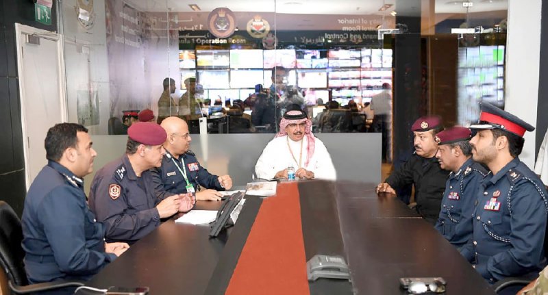 وزير الداخلية يشكر رجال الشرطة