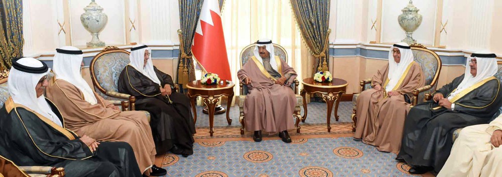 سمو رئيس الوزراء: شعب البحرين يد واحدة متماسكة
