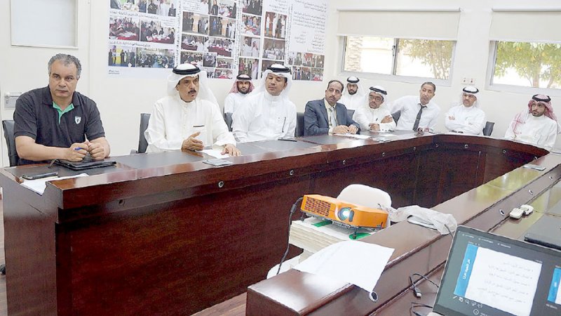 الاستمرار بتطوير المشرفين التربويين