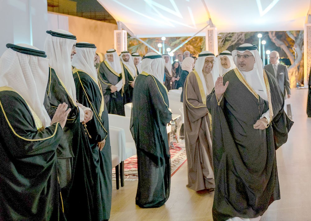 سمو ولي العهد يدشن مشروع مصنع الغاز الثالث بحقل البحرين