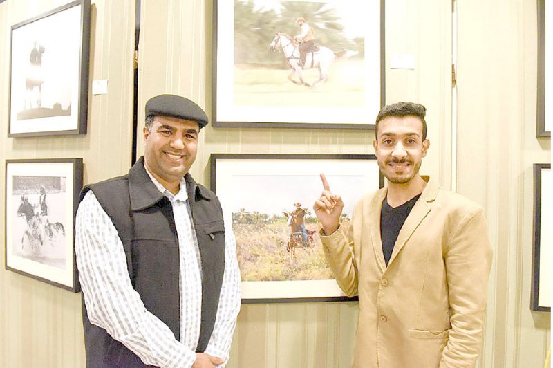 حسن الهدار: “كل صورة تحاكي حالة مقتطعة مني”