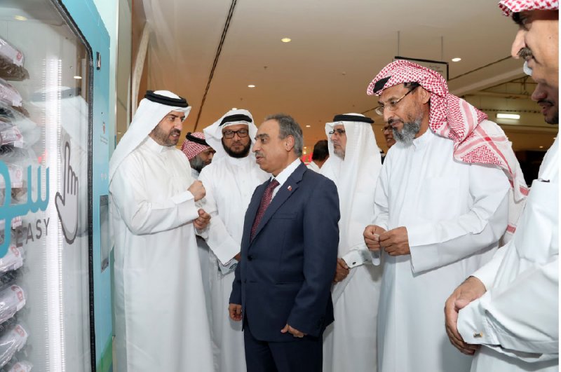 تدشين جهاز صرف أكياس القمامة في “الإنماء”