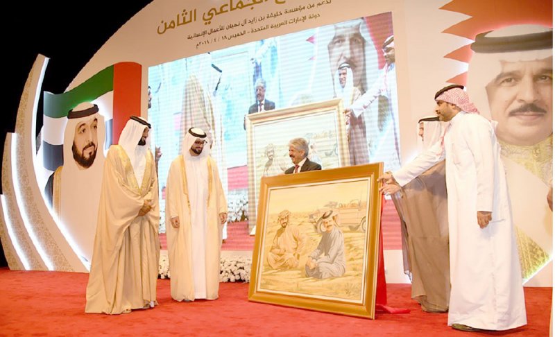 ناصر بن حمد يشيد بالعطاء الإماراتي البحريني