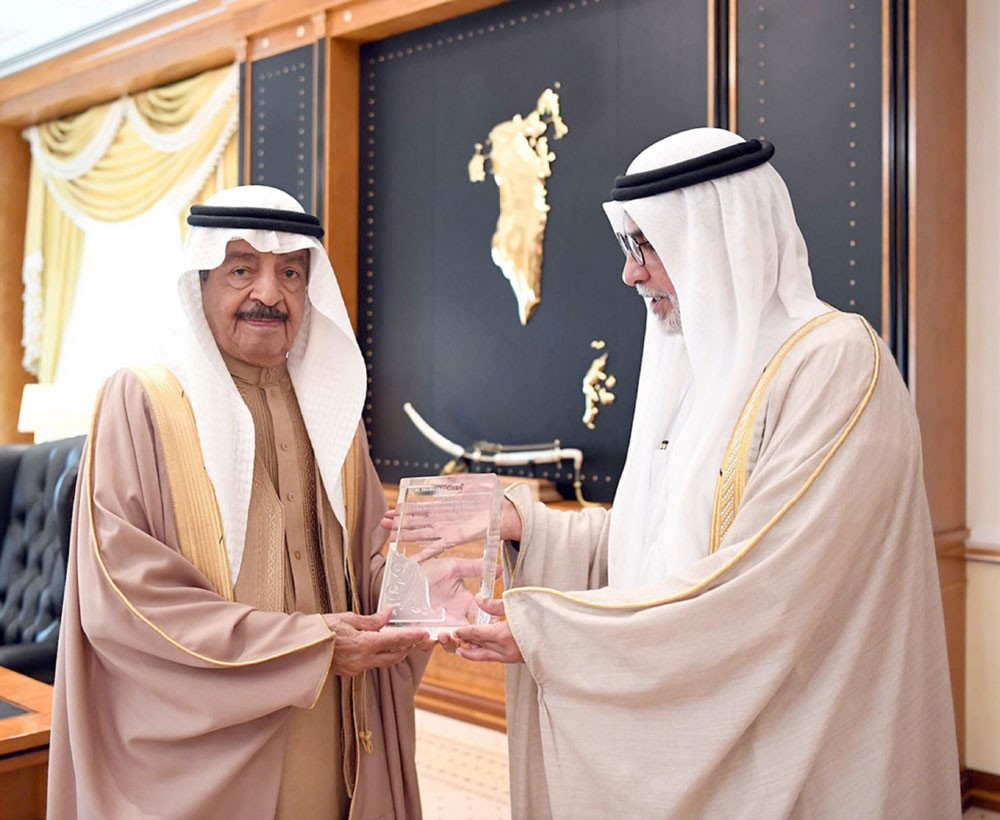 رسالة الأمير خليفة بن سلمان... سلام شامل ينعم به العالم