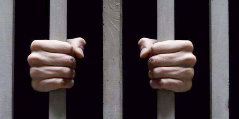 حبس الأم بواقعة فيديو البنت المتشبثة بالسيارة