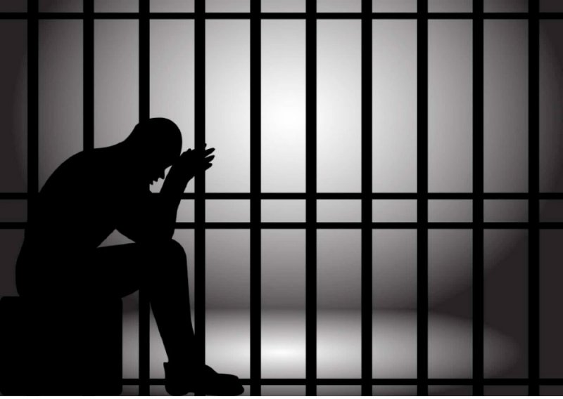 مواطنة خمسينية تناشد الإفراج عن ابنها