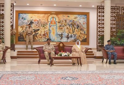 المشير: قوة الدفاع تسير نحو مدارج الرقي