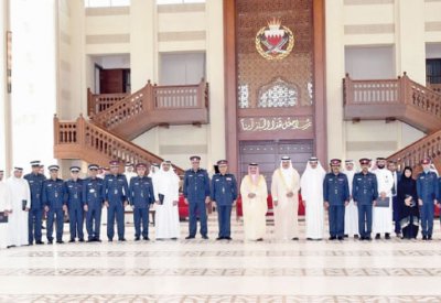 وزير الداخلية يكرّم الإدارات الفائزة بجوائز التميز
