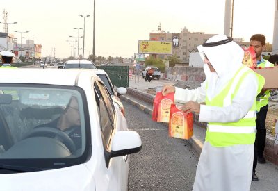 “الشمالية”: توزيع ألفي وجبة إفطار على الطريق