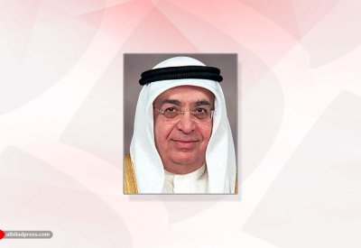 محمد بن مبارك يتسلم نسخة من دكتوراه علي محمد