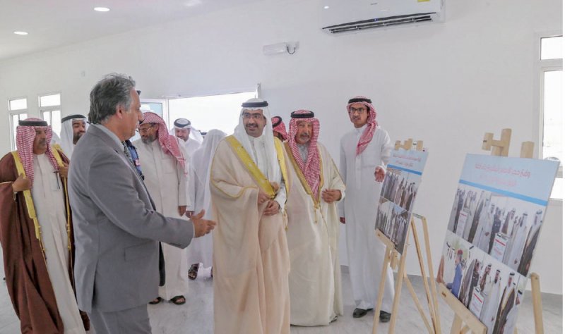 سمو الشيخ خليفة بن علي يفتتح صالة أهالي الزلاق