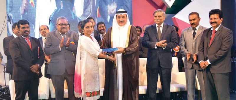 البحرين تقدر إسهامات العمالة الهندية