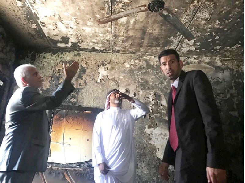 حصر الأضرار بمنزل محترق بمدينة حمد