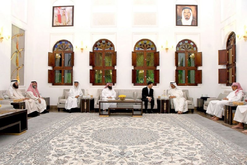 القائد العام يستقبل سفير اليابان وبرلمانيين ومواطنين