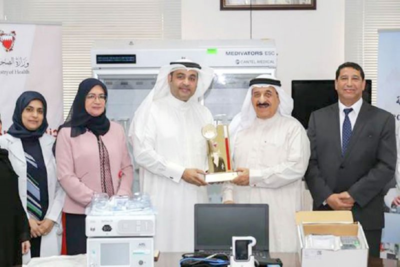 “الصحة” تتسلم تبرعا من شركة البحرين لتصليح السفن والهندسة
