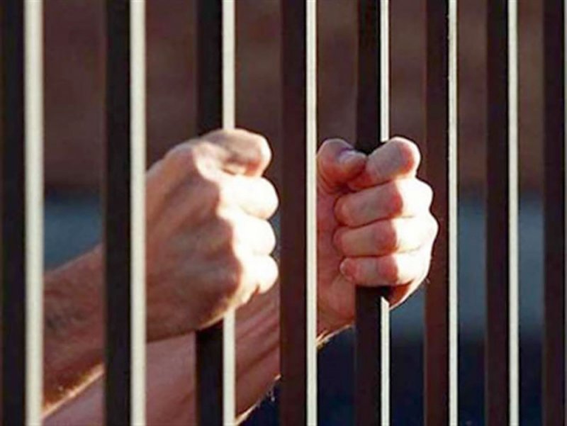 الحبس سنة لخليجي اعتدى على شرطيين في الحوض الجاف