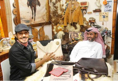 إبداعات السهلاوي تكرس مسيرة الشاب العصامي
