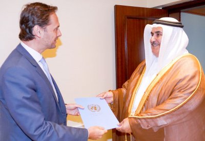 ممثل “الإنمائي” لدى البحرين يسلم أوراق تفويضه