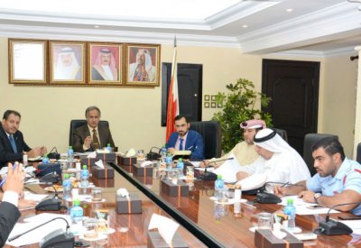 دعوة للتقيد باشتراطات السلامة في برك السباحة