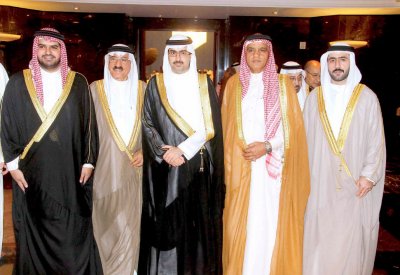 سمو الشيخ خليفة بن علي وسمو الشيخ عيسى بن علي يشرفان زواج ياسر الحواج