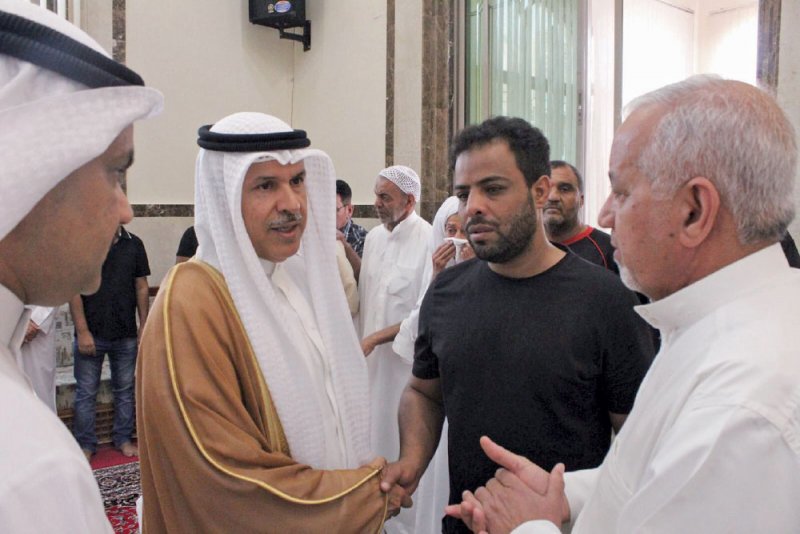 محافظ العاصمة يقدم العزاء في ضحايا حادث سترة