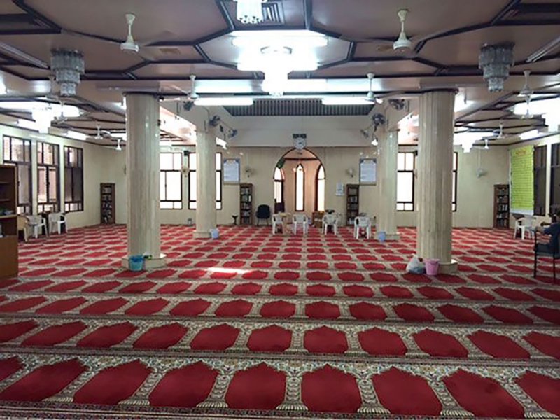 “البلاد” تزور مسجد الخواجه... الحر سيد الموقف