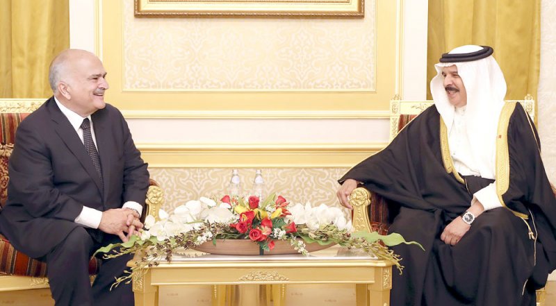 جلالة الملك: نشاطات الحسن بن طلال تهدف إلى الارتقاء بالفكر العربي
