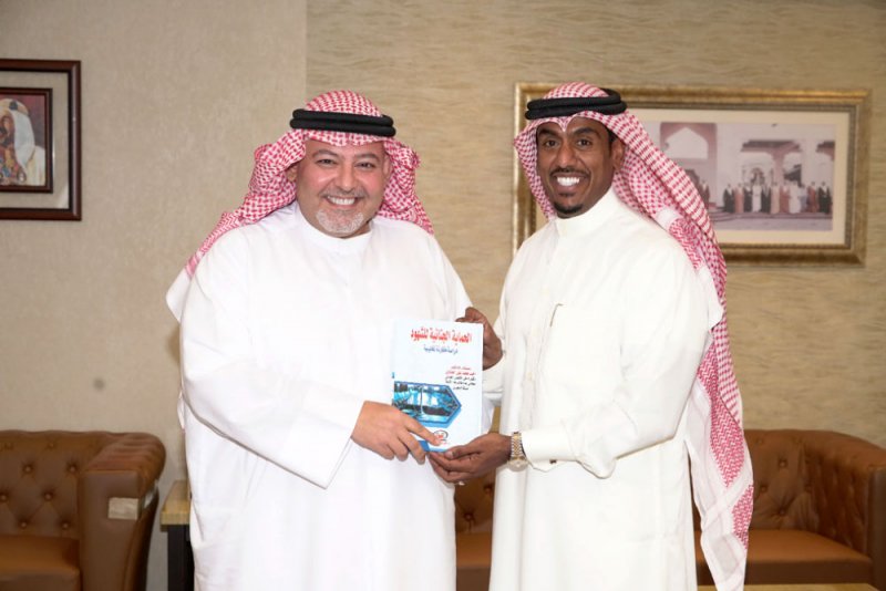 كتاب الحمادي يحظى بالإشادة