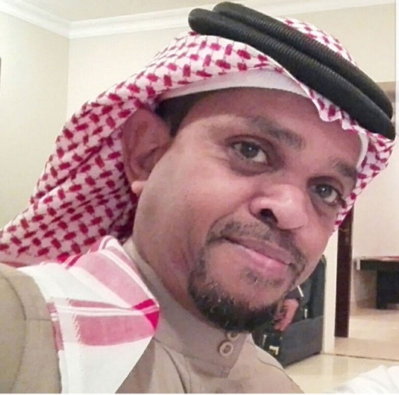 الفنان البحريني يناشد لمنحه وحدة بمشروع “الرملي”