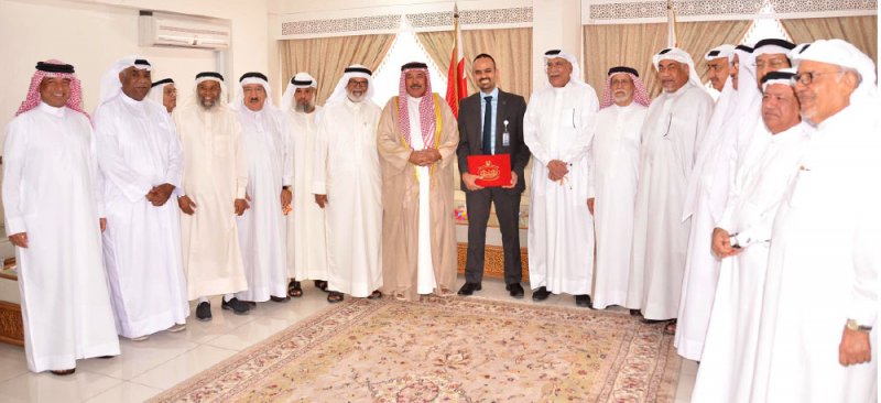 محافظ المحرق يشيد بحملات التوعية الصحية