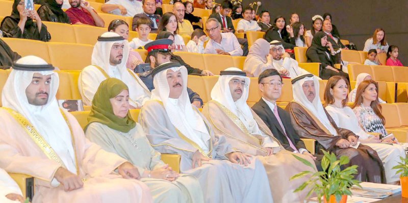 سمو الشيخ خليفة بن علي يرعى حفل تخرج “عالية للتدخل المبكر”