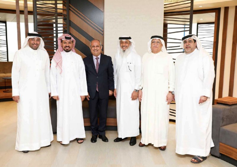 “تمكين” يناقش تعزيز البحرنة مع “التحقيق البرلمانية”