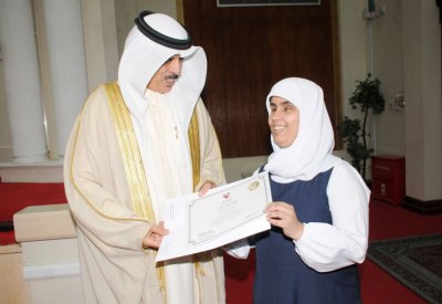 طالبات كفيفات يتحدين ظروفهن ويحققن حلم التخرج