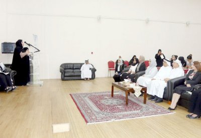 “العاصمة” تطلع على خدمات مركز المنامة الاجتماعي