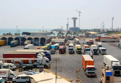 إلزم أصحاب البضائع بالتخليص المسبق على جسر الملك فهد