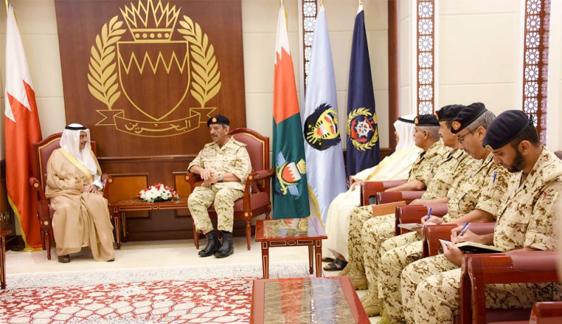 القائد العام يشيد بالعلاقات مع السعودية